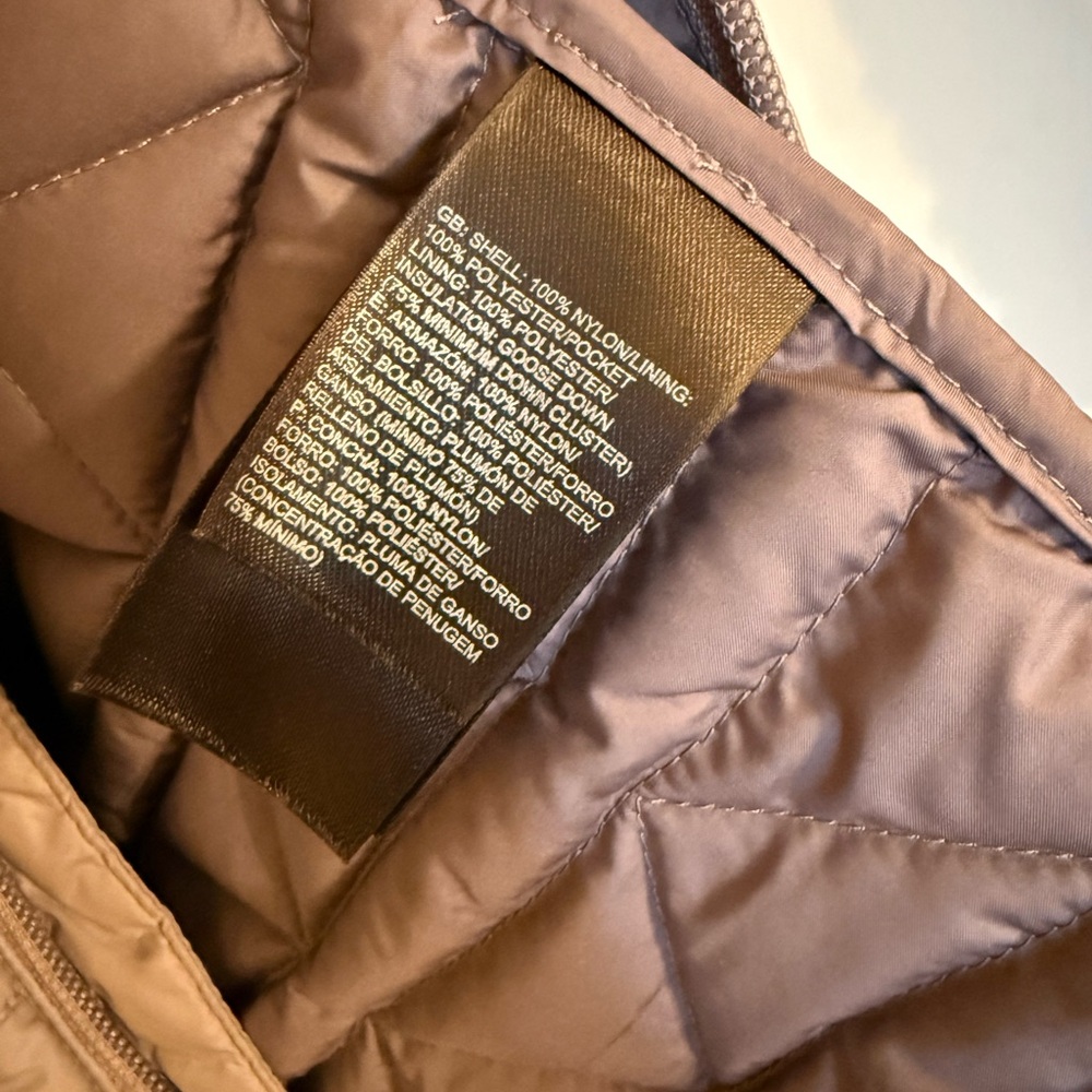 The North Face Women's Light Gray Hooded Puffer Jacket - Picture 6 of 7